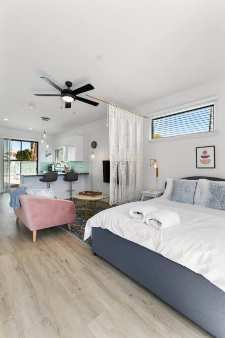 Large Studio Rooftop & Poolside - Walk To Old Town 斯科茨 外观 照片